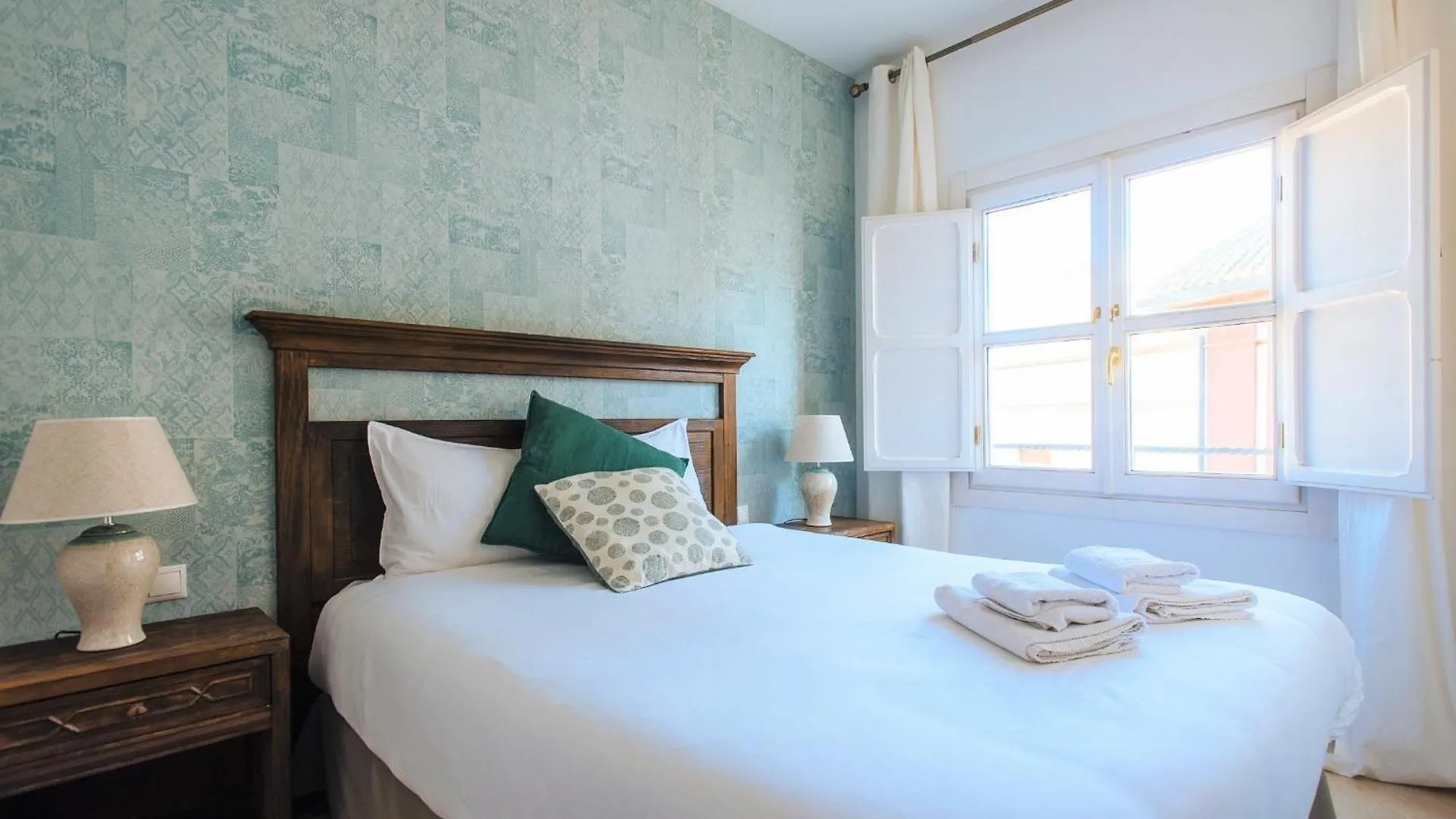 Apartment Ferienwohnung Hostly Orfila 3A-3B Exclusive Penthouse-Center-Fibre-Parking Optional Sevilla Spanien