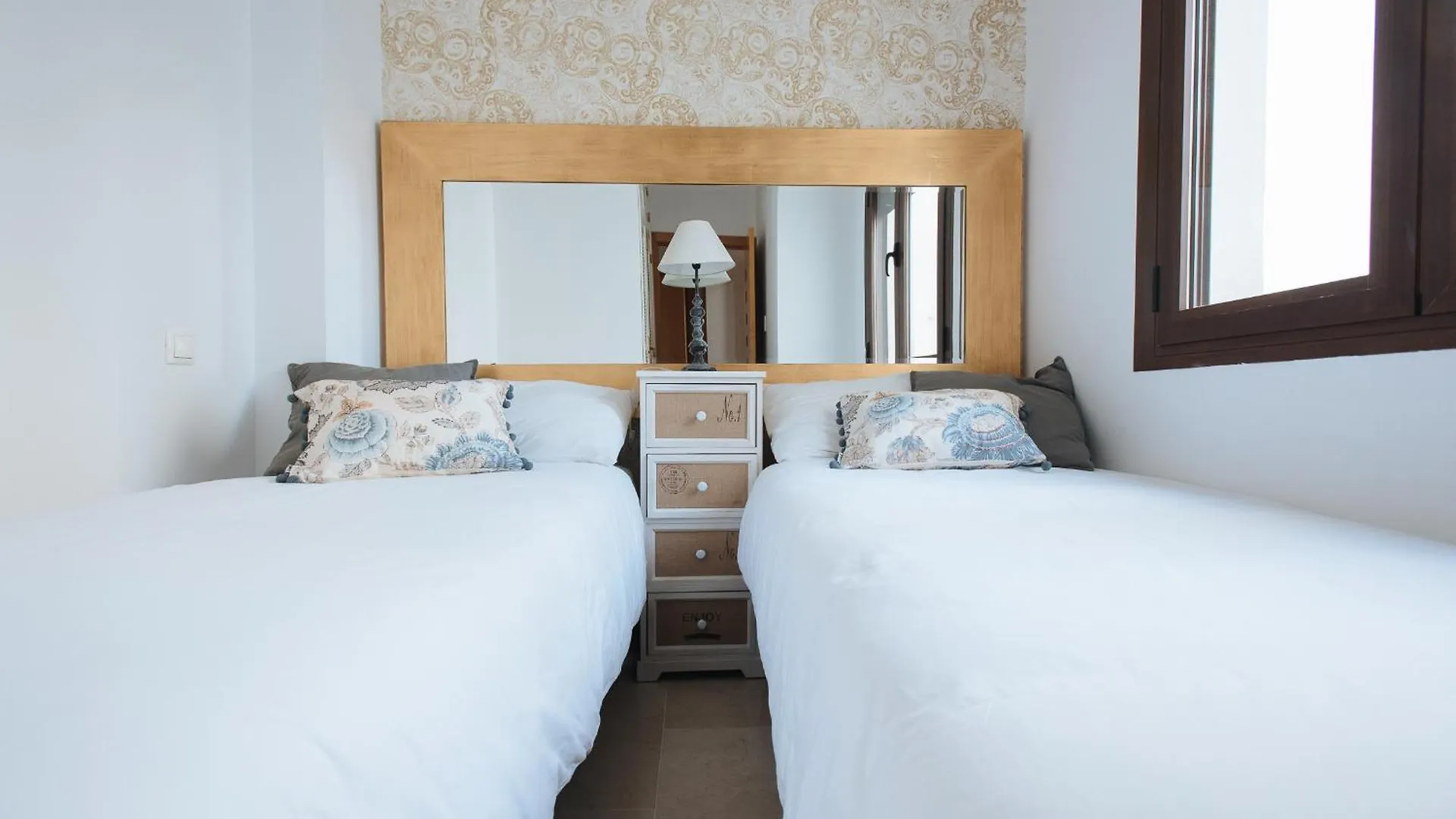 Apartment Ferienwohnung Hostly Orfila 3A-3B Exclusive Penthouse-Center-Fibre-Parking Optional Sevilla