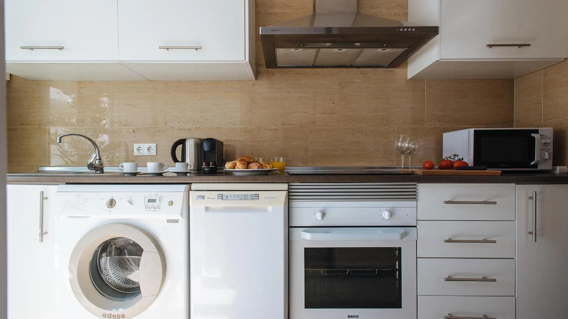 Ferienwohnung Hostly Orfila 3A-3B Exclusive Penthouse-Center-Fibre-Parking Optional Sevilla